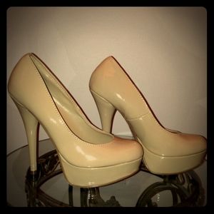 Nude pumps - NWOT